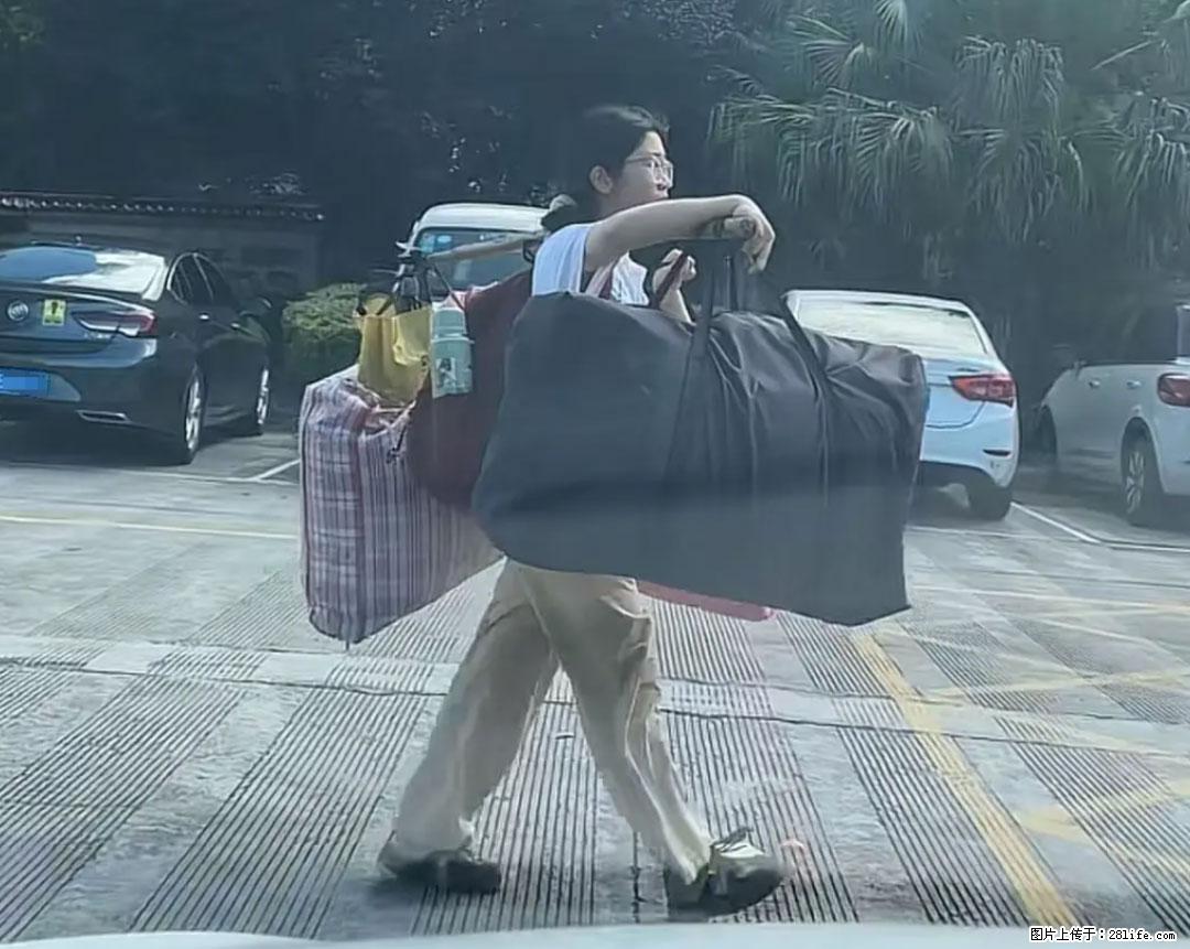 全网追的“扁担女孩”,找了一份暑假工,时薪12元 - 江门生活资讯 - 江门28生活网 jm.28life.com